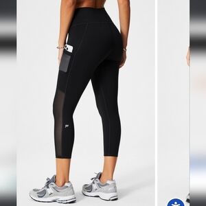 NWT Fabletics High Waisted Black Capri Size XXL